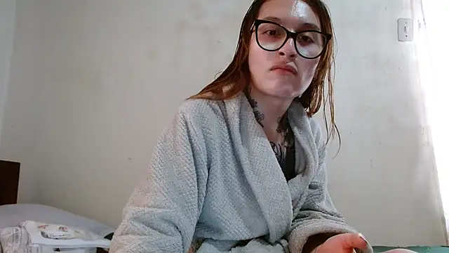 kittenlizz online show from March 4, 2025, 5:34 pm