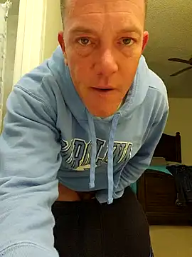 Snapshot of Bigtater1999 chatting on March 6, 2025, 1:27 am Bigtater1999 online show from March 6, 2025, 1:27 am