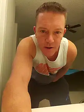 Snapshot of Bigtater1999 chatting on October 9, 2025, 11:14 pm Bigtater1999 online show from October 9, 2025, 11:14 pm