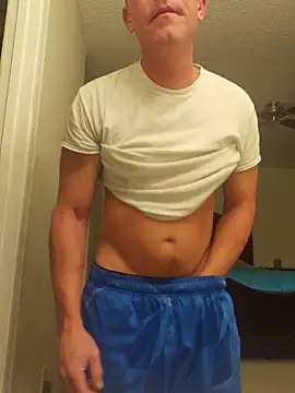 Snapshot of Bigtater1999 chatting on October 15, 2025, 11:27 pm Bigtater1999 online show from October 15, 2025, 11:27 pm