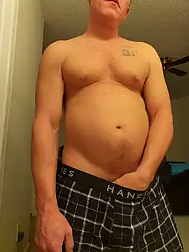 Snapshot of Bigtater1999 chatting on October 19, 2025, 10:54 pm Bigtater1999 online show from October 19, 2025, 10:54 pm