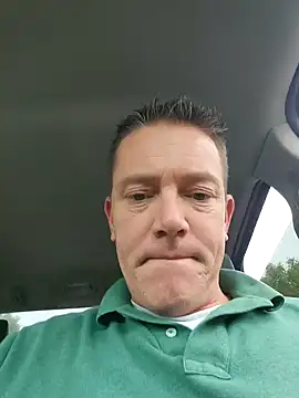 Snapshot of Bigtater1999 chatting on October 21, 2025, 9:37 pm Bigtater1999 online show from October 21, 2025, 9:37 pm