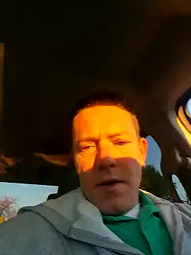 Snapshot of Bigtater1999 chatting on October 23, 2025, 11:42 am Bigtater1999 online show from October 23, 2025, 11:42 am