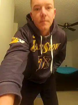 Snapshot of Bigtater1999 chatting on December 14, 2025, 2:55 pm Bigtater1999 online show from December 14, 2025, 2:55 pm