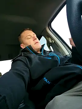 Snapshot of Bigtater1999 chatting on December 22, 2025, 12:35 pm Bigtater1999 online show from December 22, 2025, 12:35 pm