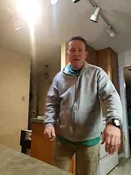 Snapshot of Bigtater1999 chatting on February 5, 2026, 10:58 pm Bigtater1999 online show from February 5, 2026, 10:58 pm