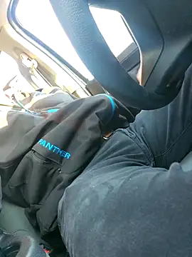 Snapshot of Bigtater1999 chatting on February 10, 2026, 1:15 pm Bigtater1999 online show from February 10, 2026, 1:15 pm