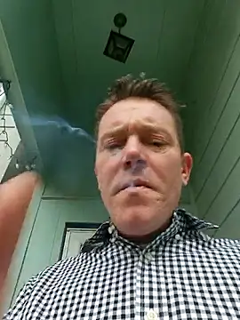 Snapshot of Bigtater1999 chatting on February 15, 2026, 7:10 pm Bigtater1999 online show from February 15, 2026, 7:10 pm