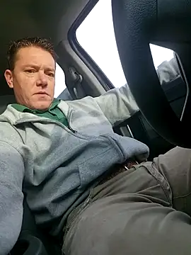 Snapshot of Bigtater1999 chatting on February 18, 2026, 1:29 pm Bigtater1999 online show from February 18, 2026, 1:29 pm