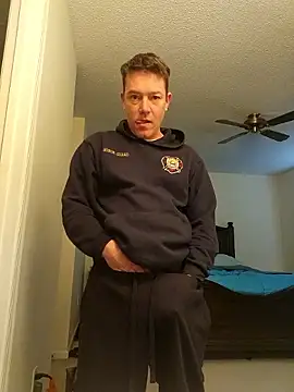 Snapshot of Bigtater1999 chatting on February 24, 2026, 3:10 pm Bigtater1999 online show from February 24, 2026, 3:10 pm