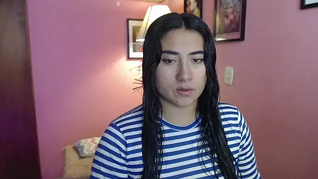 bunnyemilyrose36 online show from January 13, 2026, 7:52 pm