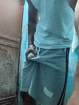 Snapshot of Vampire_xoxo chatting on December 10, 2024, 4:27 pm Vampire xoxo online show from December 10, 2024, 4:27 pm