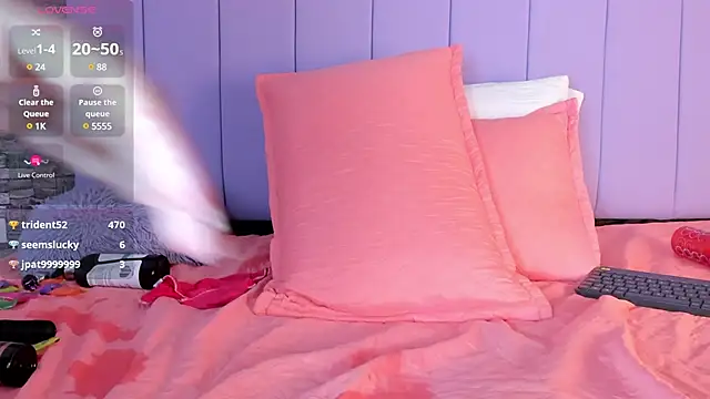 Snapshot of Aixa_hill1 chatting on January 20, 2025, 9:01 pm Aixa hill1 online show from January 20, 2025, 9:01 pm