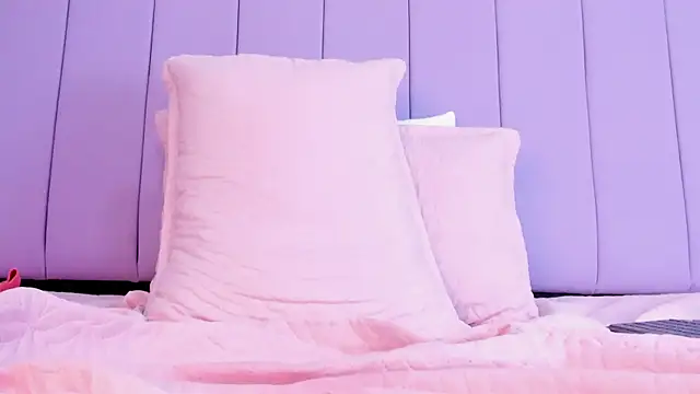 Snapshot of Aixa_hill1 chatting on January 30, 2025, 8:21 pm Aixa hill1 online show from January 30, 2025, 8:21 pm