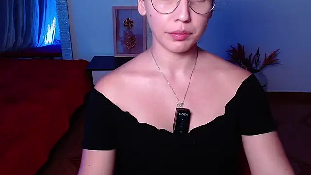 Snapshot of Sigrid- chatting on March 10, 2025, 3:45 am Sigrid- online show from March 10, 2025, 3:45 am