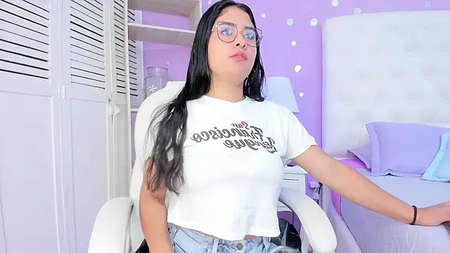 scarlette 15  online show from February 3, 2026, 3:15 am