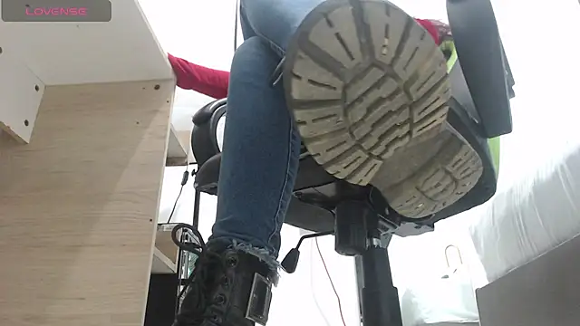 alma fenix online show from February 28, 2025, 12:09 pm