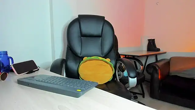 alma fenix online show from March 26, 2026, 2:50 am