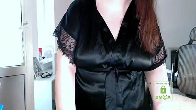 cute and hot online show from June 9, 2026, 3:12 pm