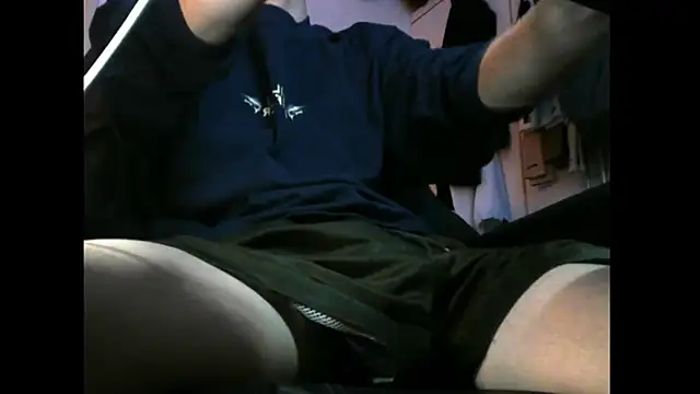 Snapshot of Ray175oo chatting on November 23, 2025, 6:52 pm Ray175oo online show from November 23, 2025, 6:52 pm