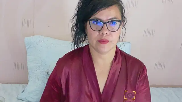 hotlatinateacher online show from September 21, 2025, 11:56 am