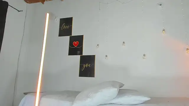 Snapshot of angelinepossy chatting on March 7, 2025, 3:29 am angelinepossy online show from March 7, 2025, 3:29 am