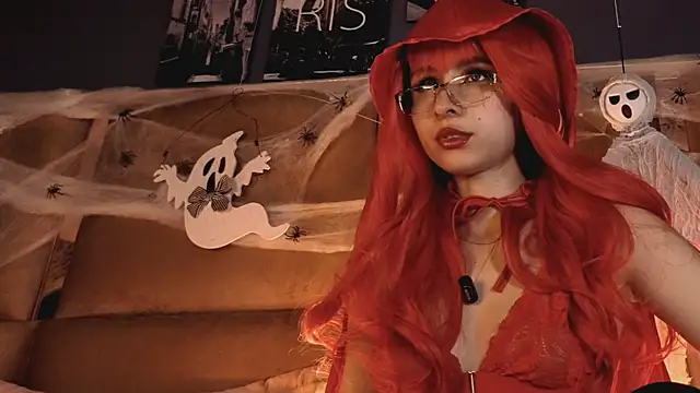 Snapshot of angelinepossy chatting on October 19, 2025, 9:48 pm angelinepossy online show from October 19, 2025, 9:48 pm