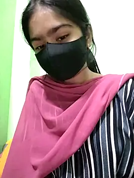 Snapshot of Arisha- chatting on January 19, 2025, 1:44 pm Arisha- online show from January 19, 2025, 1:44 pm