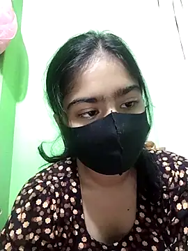 Snapshot of Arisha- chatting on February 10, 2025, 2:26 pm Arisha- online show from February 10, 2025, 2:26 pm