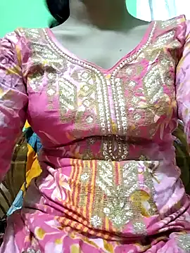 Snapshot of Arisha- chatting on February 19, 2025, 11:38 am Arisha- online show from February 19, 2025, 11:38 am