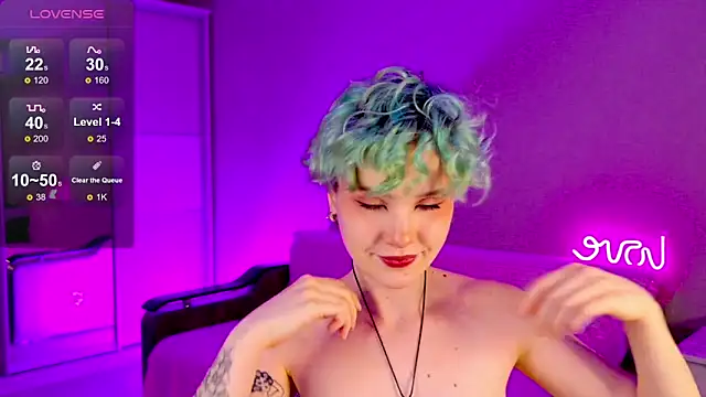 School Love online show from January 8, 2025, 4:11 pm