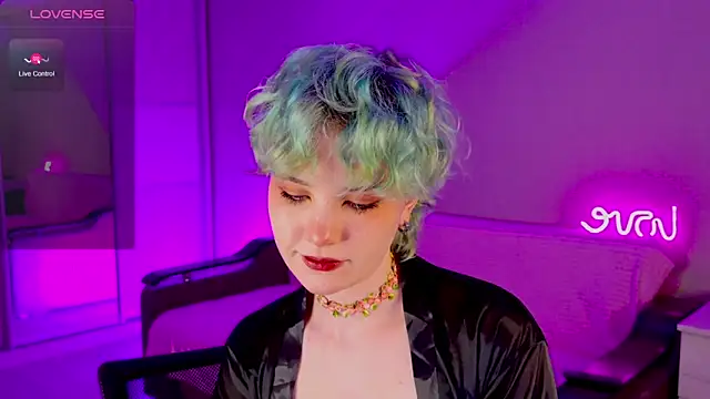 School Love online show from January 12, 2025, 4:08 pm