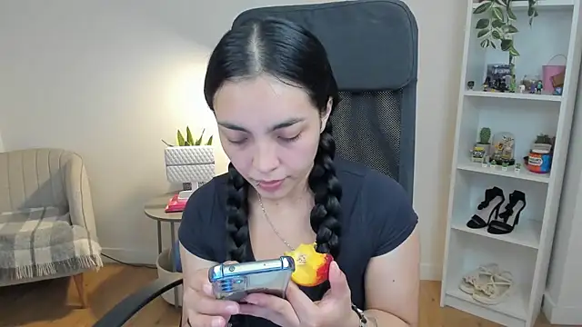  BellaEvans  online show from May 25, 2026, 4:51 am
