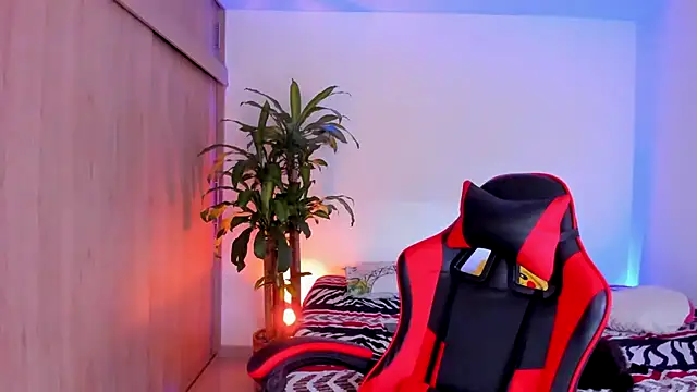 aldrinwhite online show from April 11, 2026, 6:12 pm