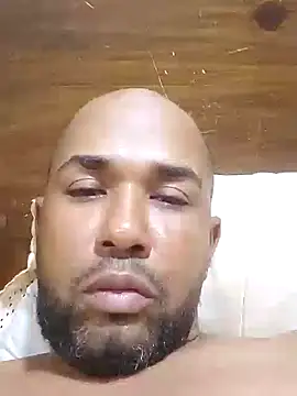 Frankie0880 online show from January 8, 2025, 3:19 am