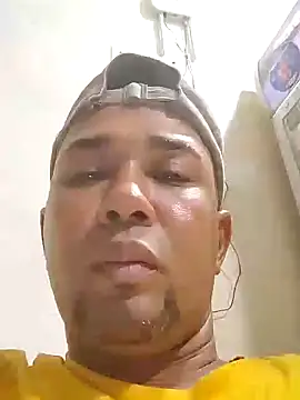 Frankie0880 online show from February 20, 2025, 2:40 am