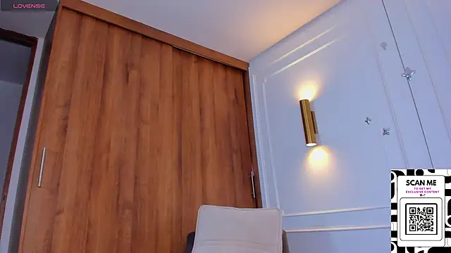 Chrishell  online show from March 13, 2025, 4:38 am