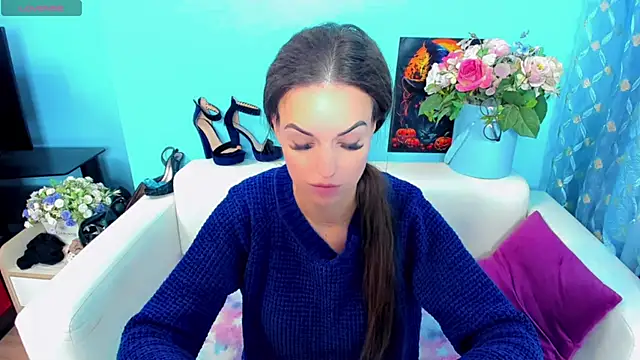 LindaaLu online show from October 9, 2025, 3:15 am