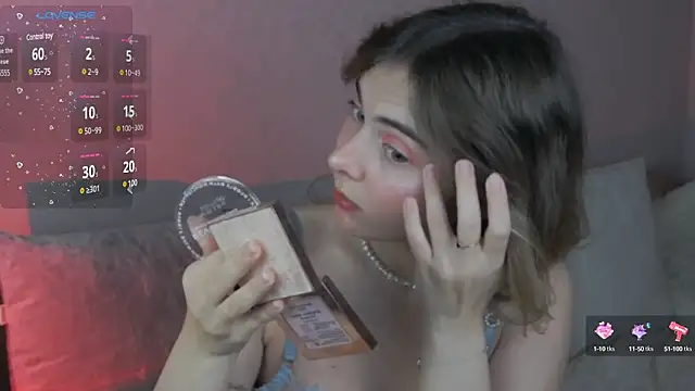 Snapshot of chloi_hes chatting on December 2, 2024, 1:02 pm chloi hes online show from December 2, 2024, 1:02 pm