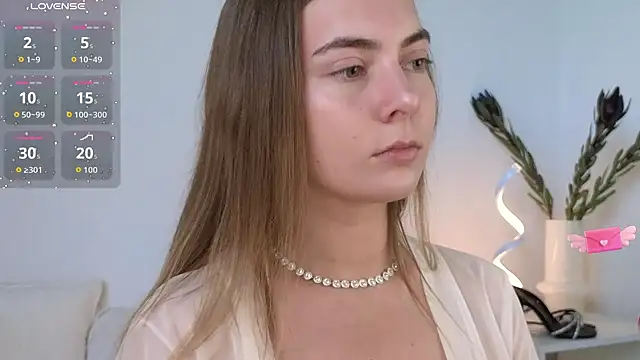 Snapshot of chloi_hes chatting on September 22, 2025, 9:00 am chloi hes online show from September 22, 2025, 9:00 am