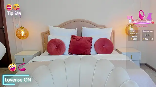 MissLoou online show from March 17, 2026, 6:17 am