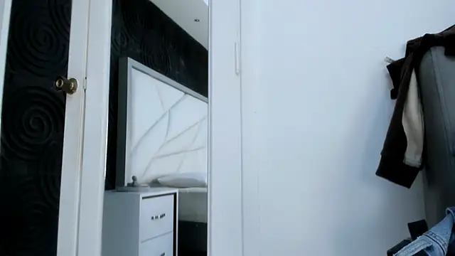 AbigailWilliams  online show from November 13, 2025, 11:09 am