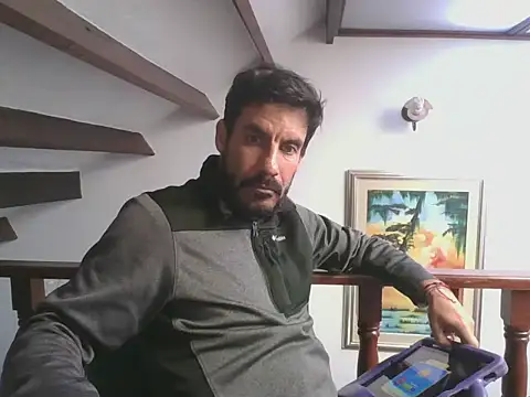 elkike1980 online show from June 11, 2026, 2:37 pm