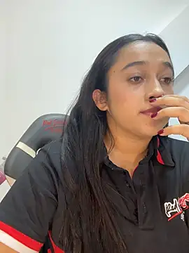 cata megan online show from January 7, 2025, 5:12 am