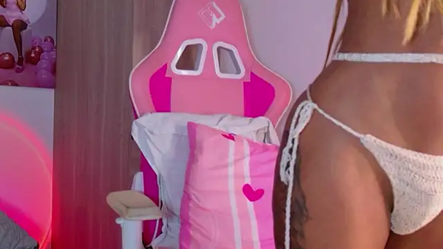 Susanamendezz online show from March 4, 2026, 4:24 pm