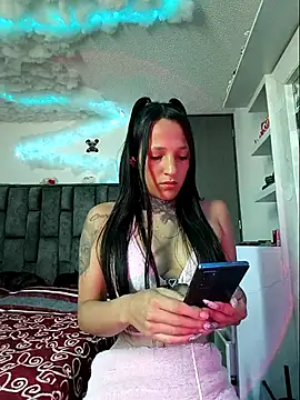 Nicole420squirt online show from October 11, 2025, 5:11 pm