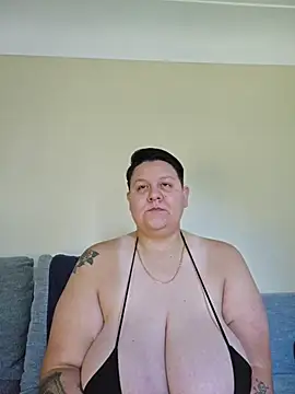 Snapshot of DevilDahm chatting on July 23, 2026, 12:03 pm DevilDahm online show from July 23, 2026, 12:03 pm