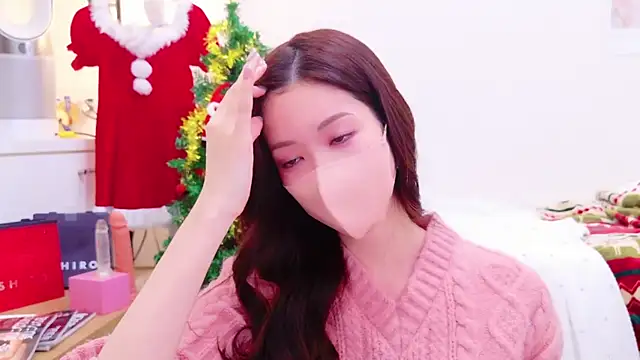 Snapshot of oxo_yuna_oxo chatting on December 23, 2024, 11:14 am oxo yuna oxo online show from December 23, 2024, 11:14 am