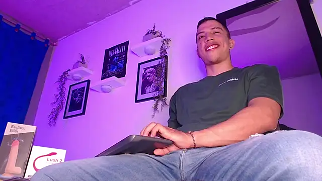 Snapshot of ThomsEvery_ chatting on January 11, 2025, 3:13 am ThomsEvery online show from January 11, 2025, 3:13 am