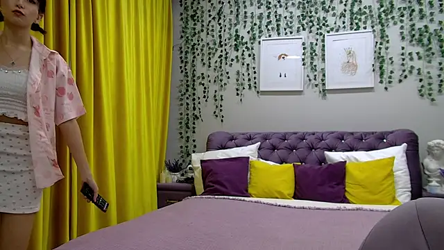 NicoleLimp online show from February 3, 2025, 12:47 pm